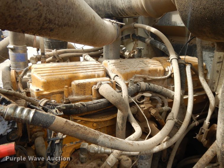 image for item DE5725 1998 International 9100  crane truck