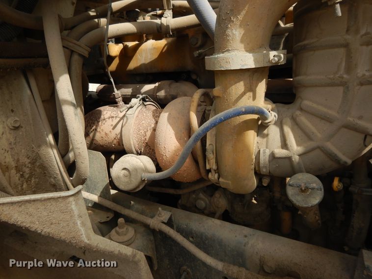 image for item DE5725 1998 International 9100  crane truck