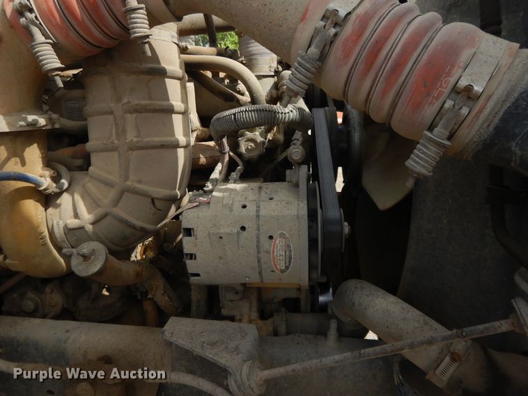 image for item DE5725 1998 International 9100  crane truck