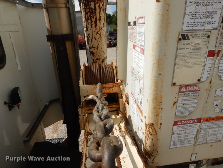 image for item DE5725 1998 International 9100  crane truck