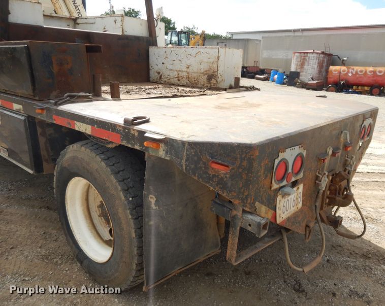 image for item DE5725 1998 International 9100  crane truck