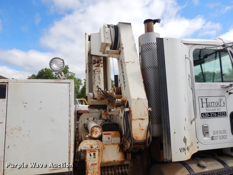 image for item DE5725 1998 International 9100  crane truck