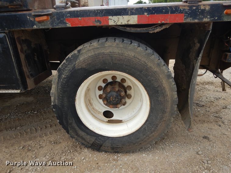 image for item DE5725 1998 International 9100  crane truck