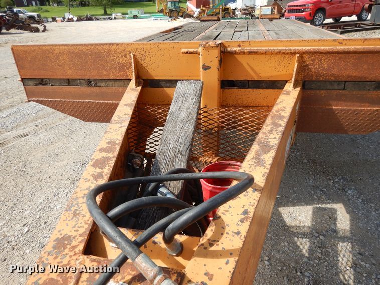 image for item DE5726 2007 Econoline DP2025DA equipment trailer