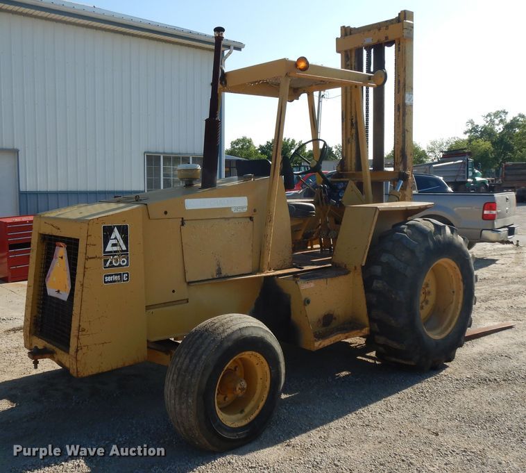 image for item DE5727 Allis Chalmers 706C forklift