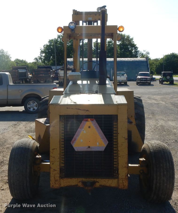 image for item DE5727 Allis Chalmers 706C forklift