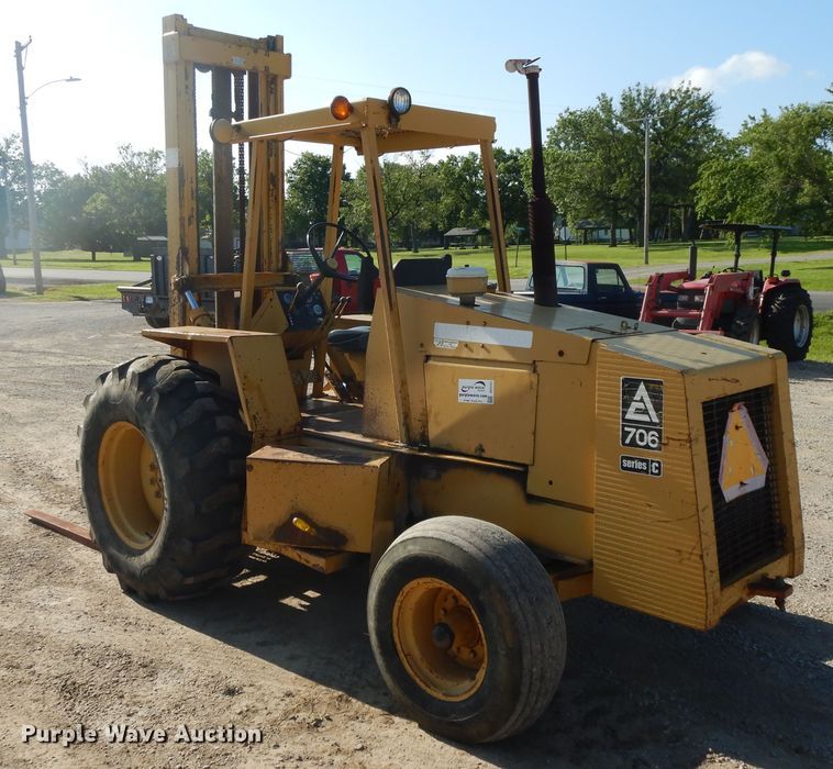 image for item DE5727 Allis Chalmers 706C forklift