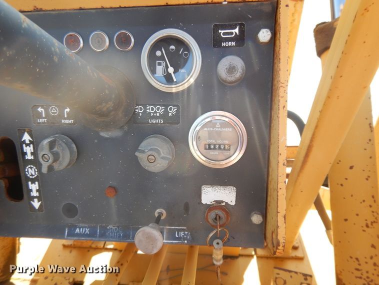 image for item DE5727 Allis Chalmers 706C forklift