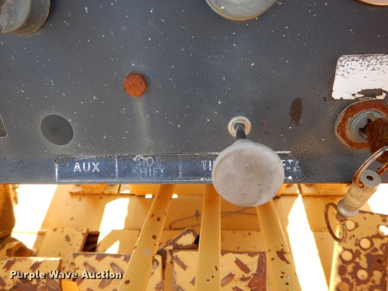 image for item DE5727 Allis Chalmers 706C forklift