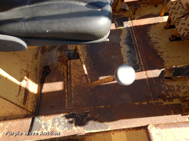 image for item DE5727 Allis Chalmers 706C forklift