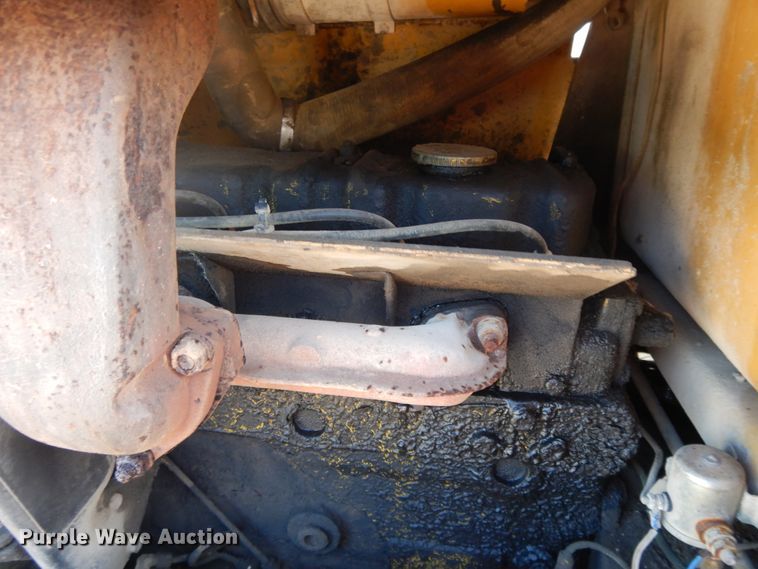 image for item DE5727 Allis Chalmers 706C forklift