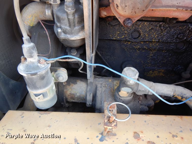 image for item DE5727 Allis Chalmers 706C forklift