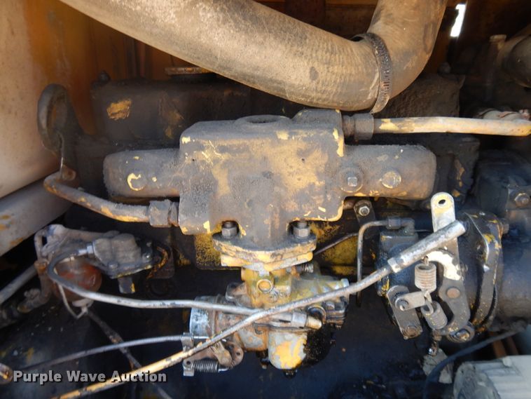 image for item DE5727 Allis Chalmers 706C forklift