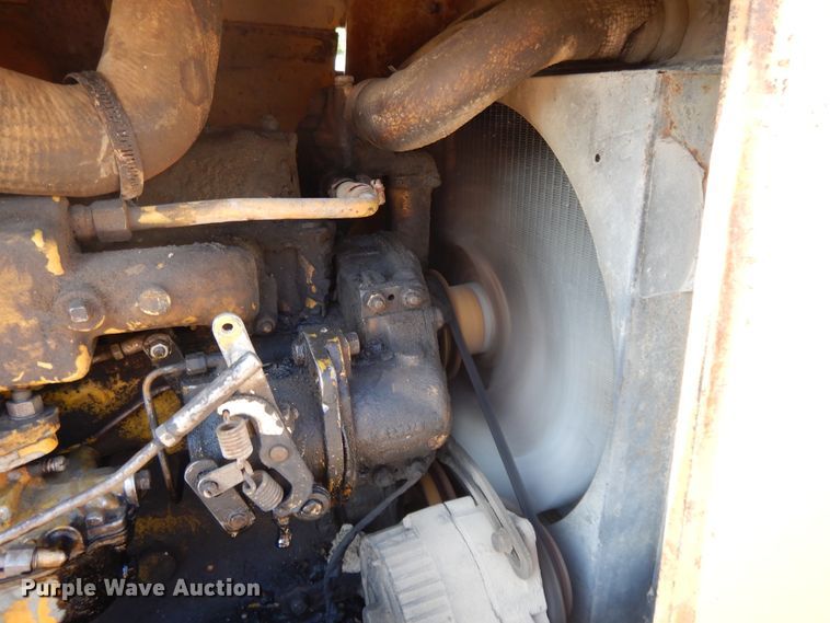 image for item DE5727 Allis Chalmers 706C forklift