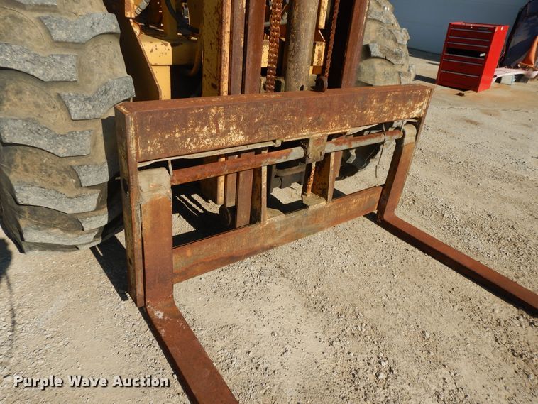 image for item DE5727 Allis Chalmers 706C forklift