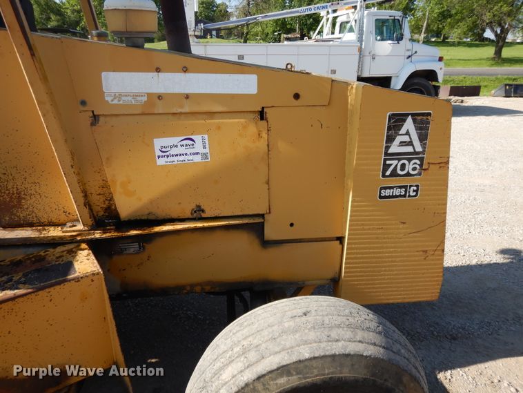 image for item DE5727 Allis Chalmers 706C forklift