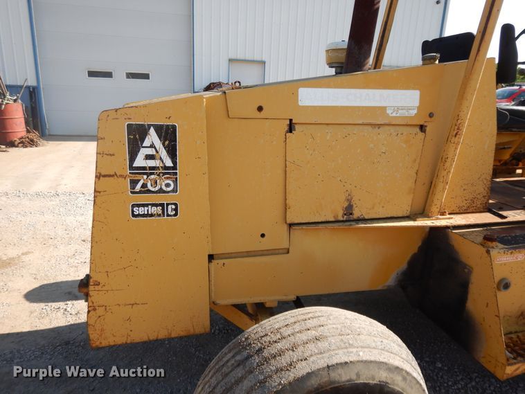 image for item DE5727 Allis Chalmers 706C forklift