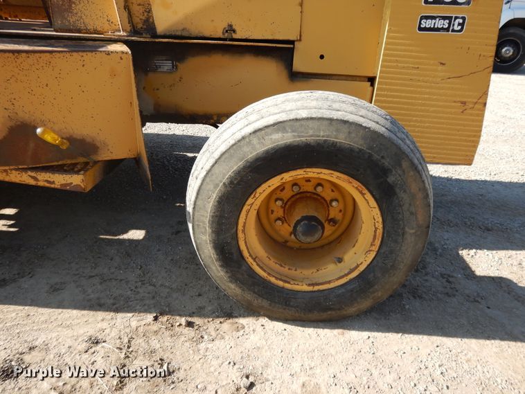 image for item DE5727 Allis Chalmers 706C forklift