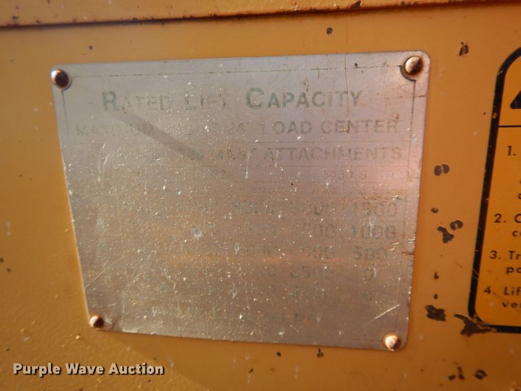 image for item DE5727 Allis Chalmers 706C forklift