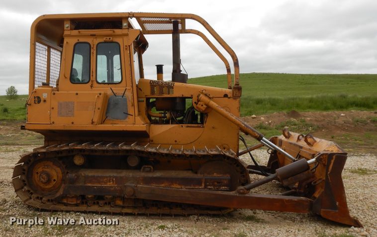 image for item DE5733 1996 Dresser TD12C  crawler dozer