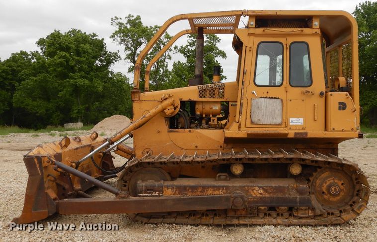 image for item DE5733 1996 Dresser TD12C  crawler dozer