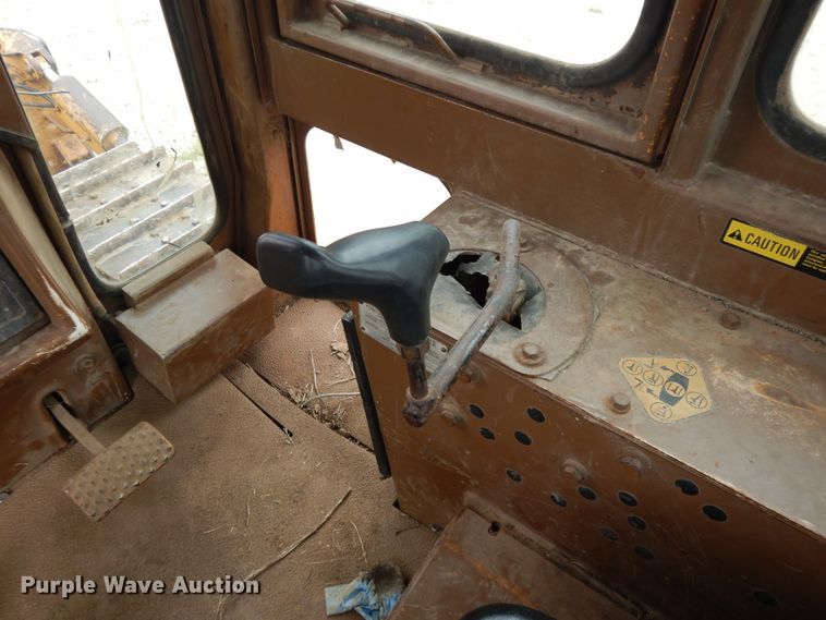 image for item DE5733 1996 Dresser TD12C  crawler dozer