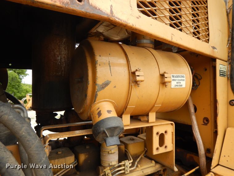 image for item DE5733 1996 Dresser TD12C  crawler dozer