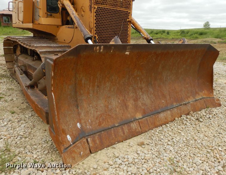 image for item DE5733 1996 Dresser TD12C  crawler dozer