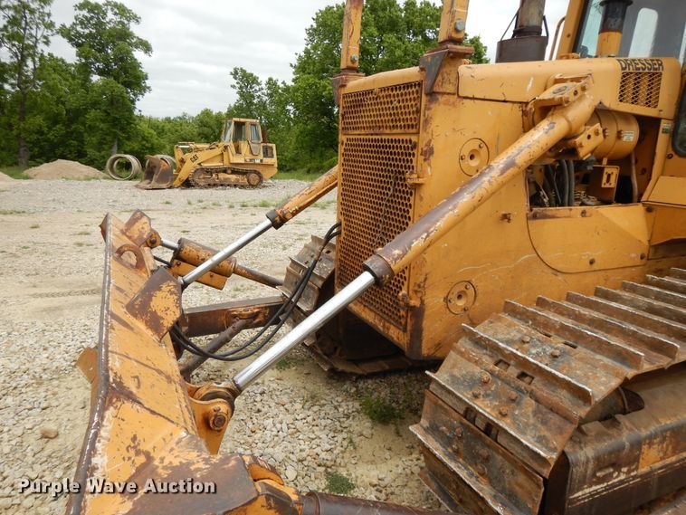 image for item DE5733 1996 Dresser TD12C  crawler dozer