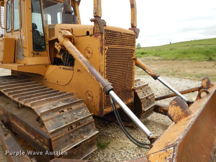 image for item DE5733 1996 Dresser TD12C  crawler dozer