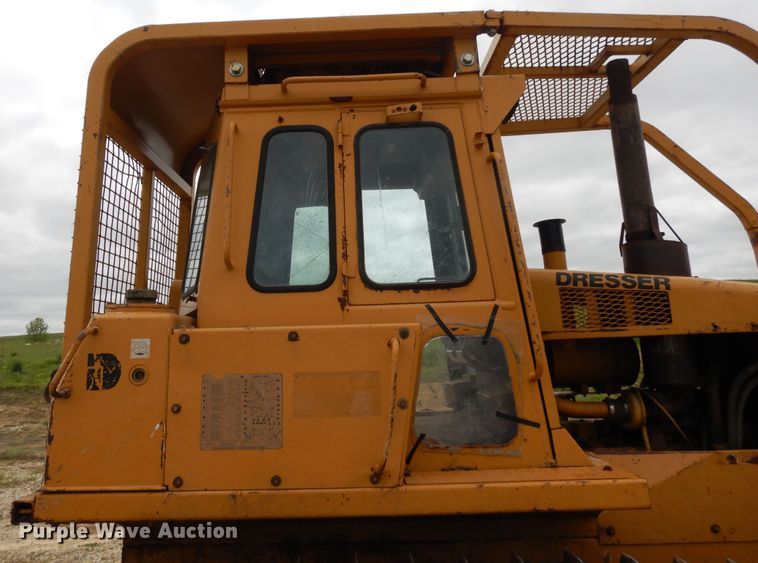 image for item DE5733 1996 Dresser TD12C  crawler dozer