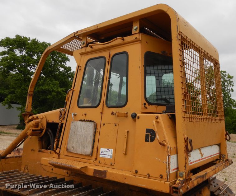image for item DE5733 1996 Dresser TD12C  crawler dozer
