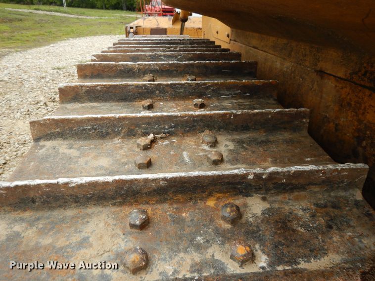 image for item DE5733 1996 Dresser TD12C  crawler dozer