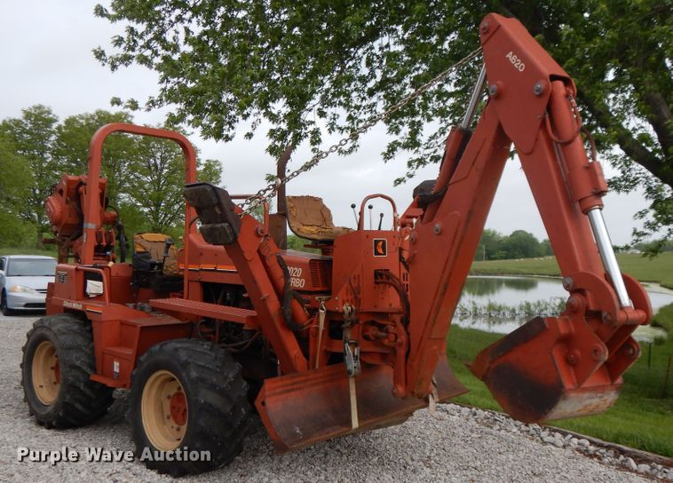 image for item DE5758 Ditch Witch 8020T  cable plow