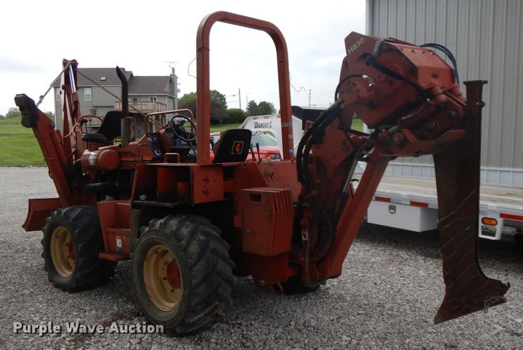 image for item DE5758 Ditch Witch 8020T  cable plow