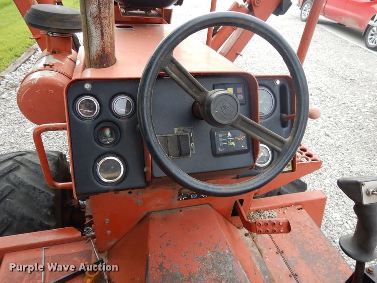 image for item DE5758 Ditch Witch 8020T  cable plow