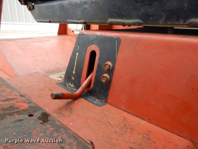 image for item DE5758 Ditch Witch 8020T  cable plow