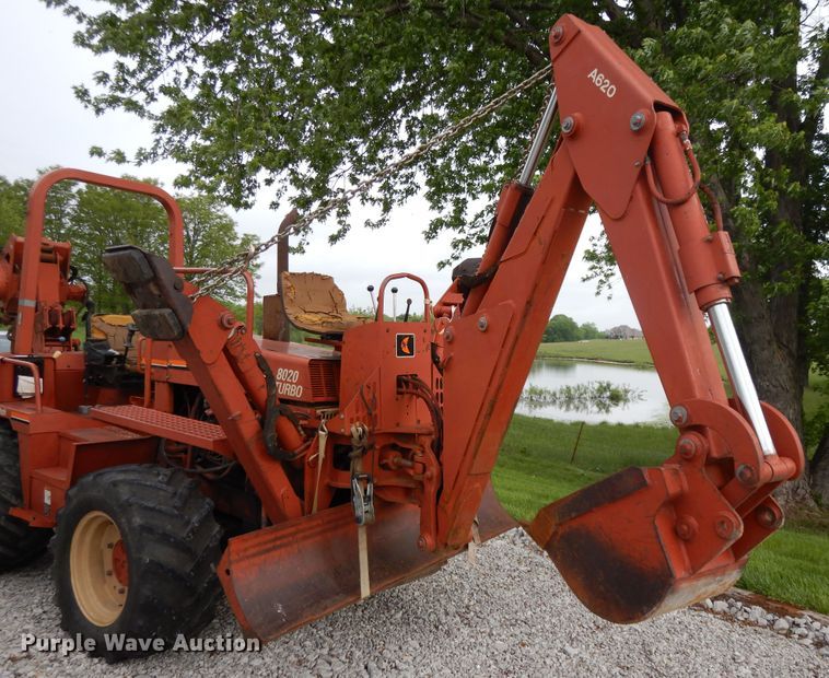 image for item DE5758 Ditch Witch 8020T  cable plow