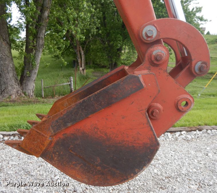 image for item DE5758 Ditch Witch 8020T  cable plow