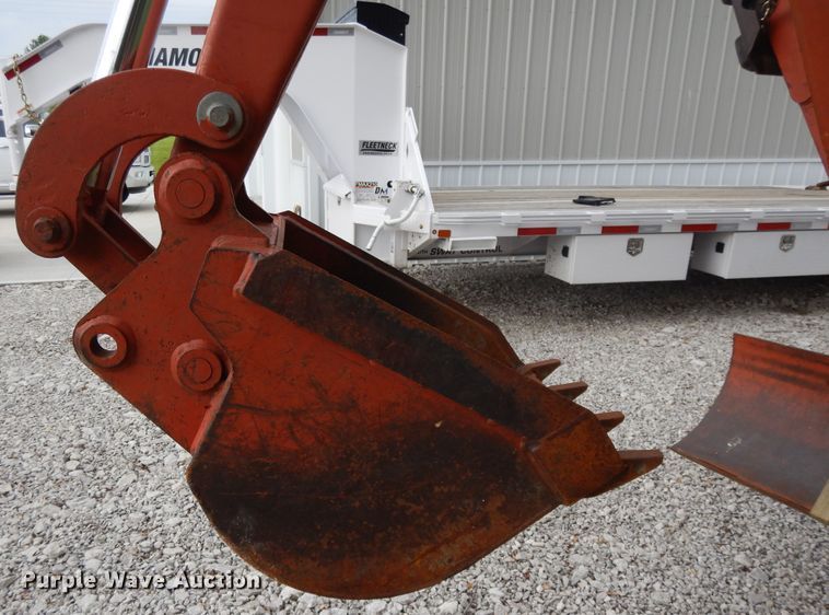 image for item DE5758 Ditch Witch 8020T  cable plow