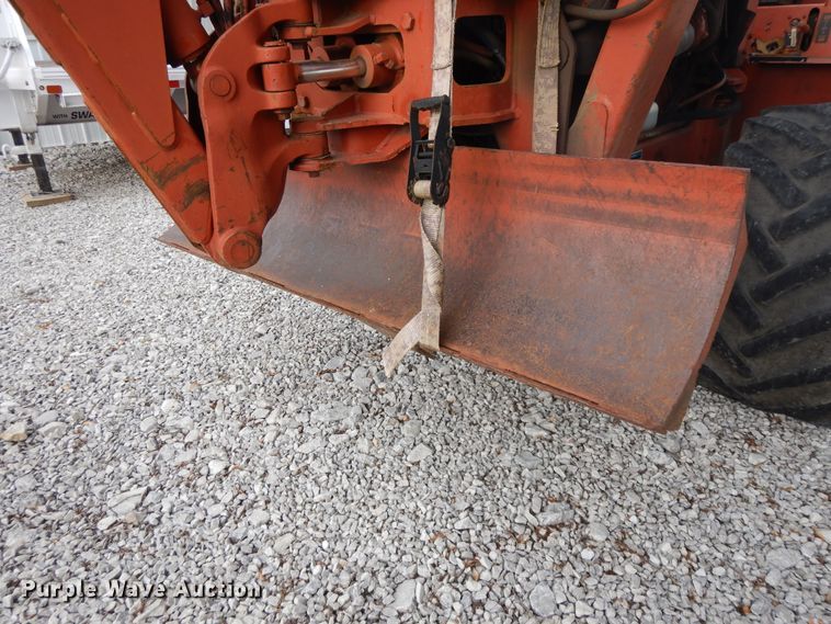 image for item DE5758 Ditch Witch 8020T  cable plow
