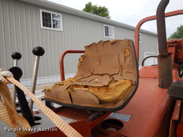 image for item DE5758 Ditch Witch 8020T  cable plow