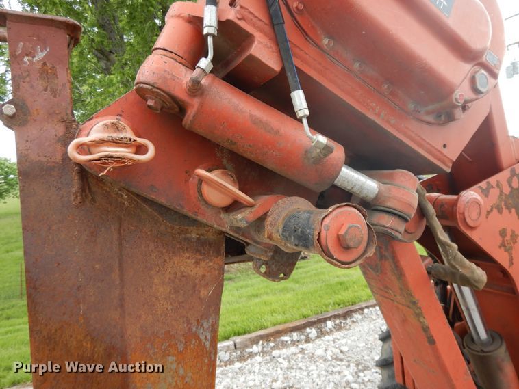 image for item DE5758 Ditch Witch 8020T  cable plow