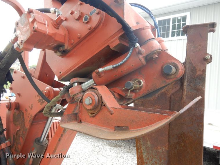 image for item DE5758 Ditch Witch 8020T  cable plow