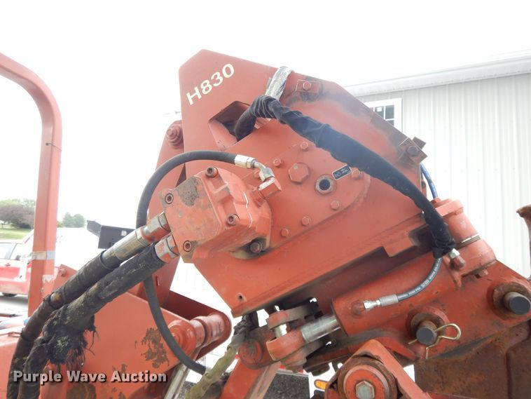 image for item DE5758 Ditch Witch 8020T  cable plow