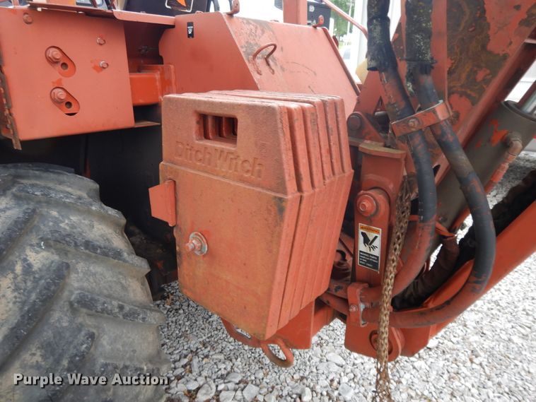 image for item DE5758 Ditch Witch 8020T  cable plow