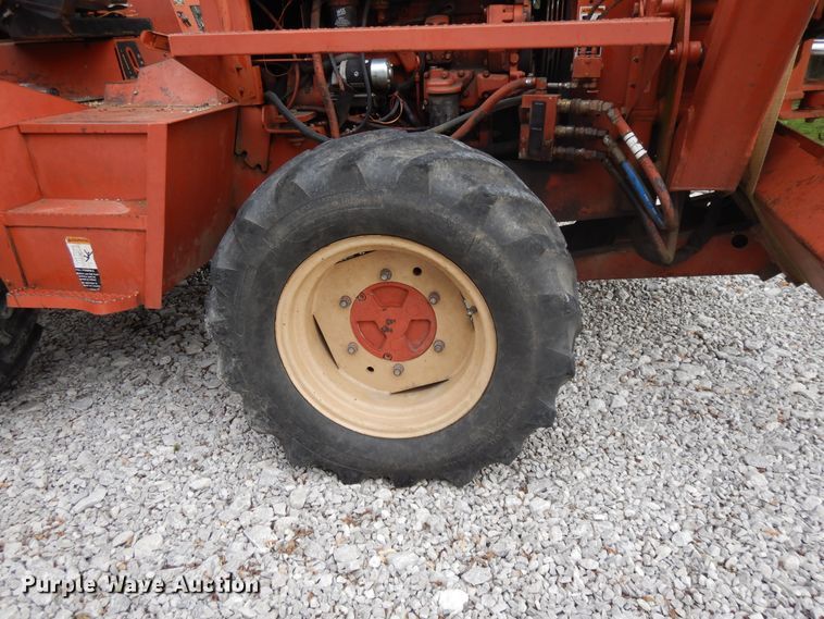 image for item DE5758 Ditch Witch 8020T  cable plow