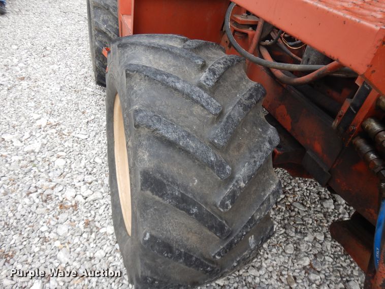 image for item DE5758 Ditch Witch 8020T  cable plow