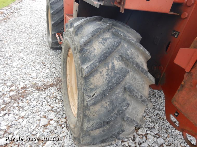 image for item DE5758 Ditch Witch 8020T  cable plow