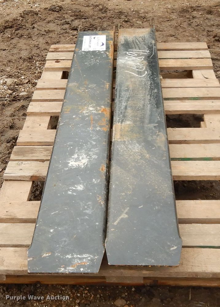 image for item DE5786 Pallet fork extensions